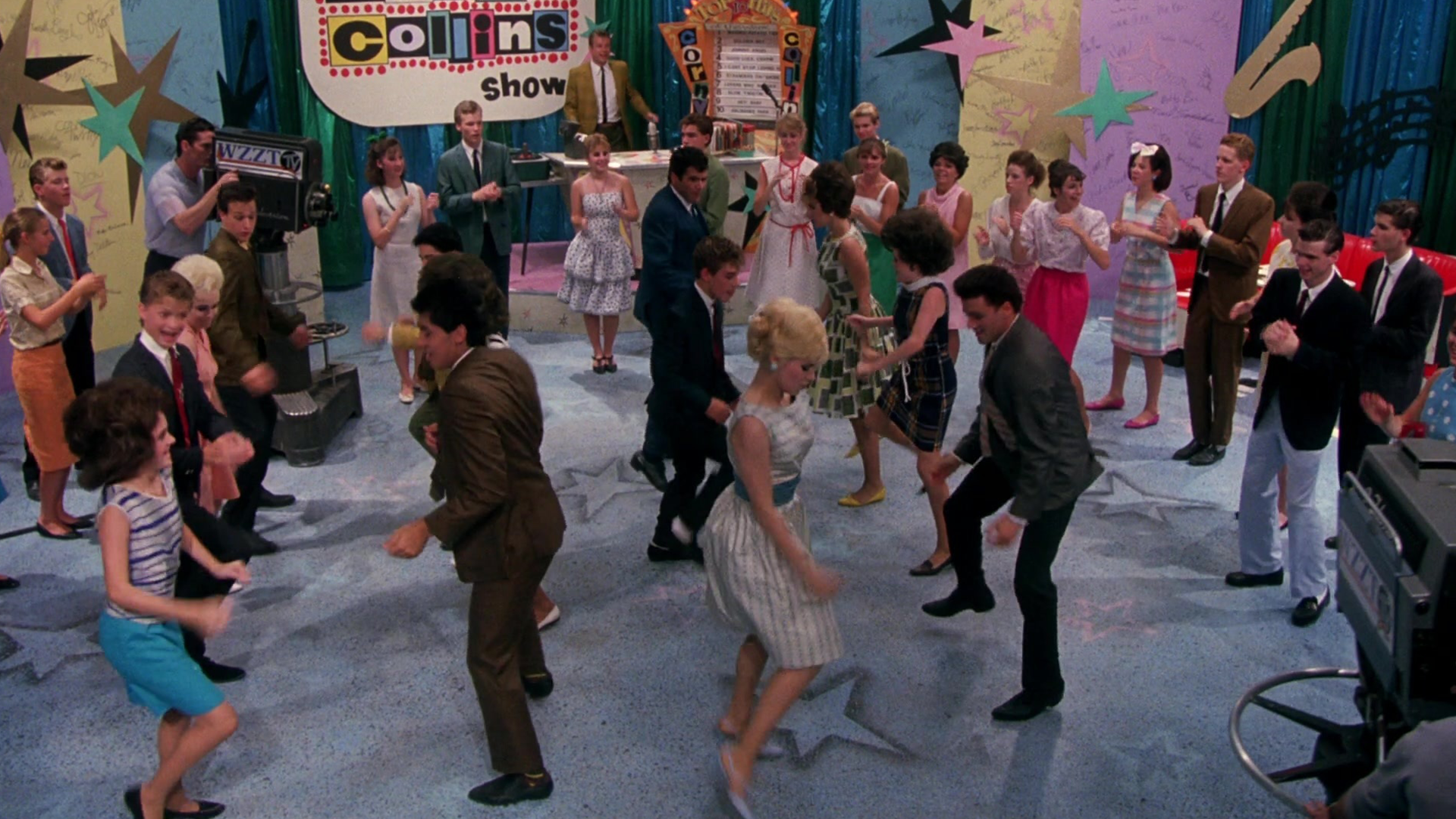 photo from Hairspray with women dancing